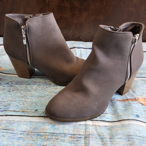 STYLE & CO Dual Zipper Ankle Boots Sz 7 - Picture 3 of 5